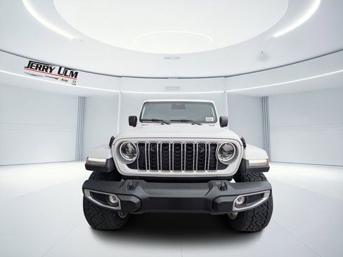 New 2025 Jeep Wrangler Sahara image 6