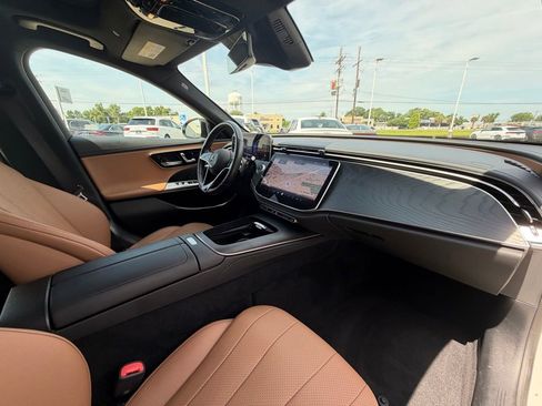 Used 2024 Mercedes-Benz E 350 4MATIC Sedan image 29