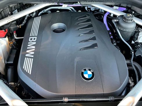 Used 2025 BMW X5 sDrive40i w/ Premium Package image 32