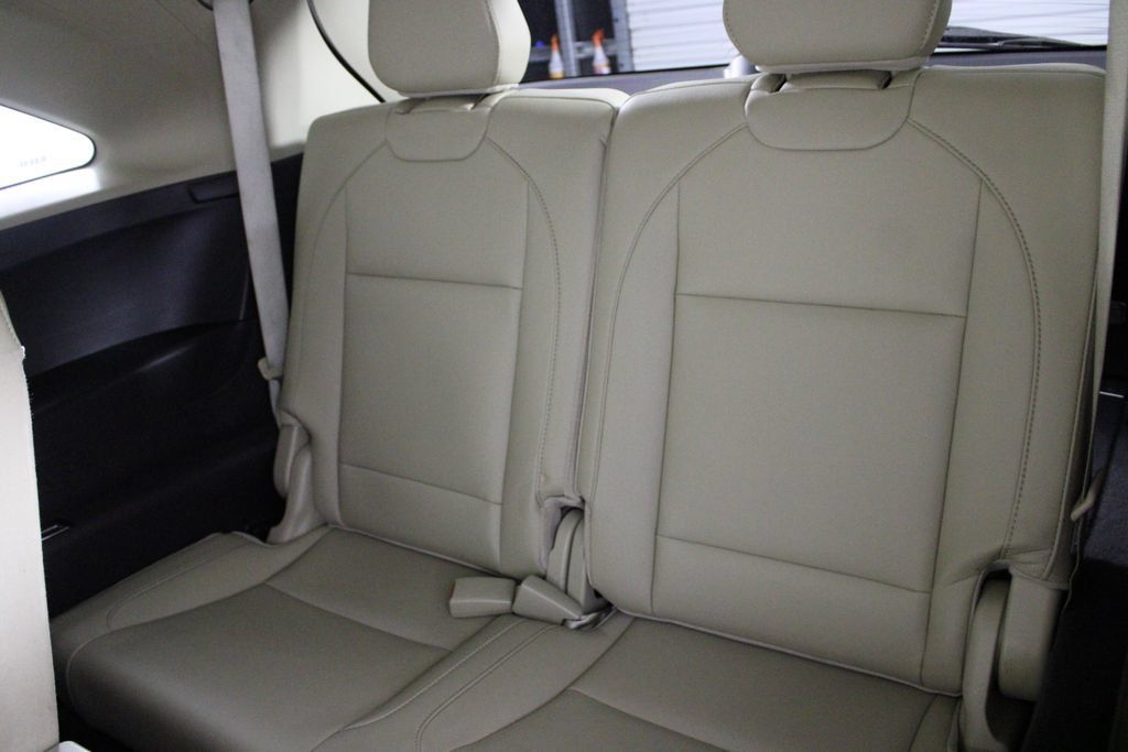 Used 2017 Acura MDX FWD image 21
