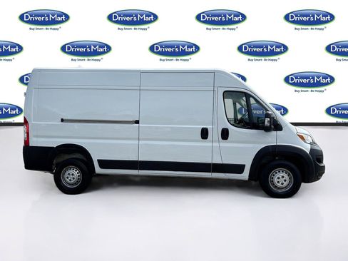 Used 2024 RAM ProMaster 2500 w/ Convenience Group FWD image 8