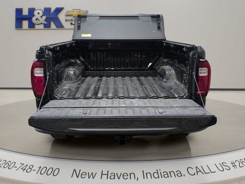 Used 2025 GMC Canyon AT4 w/ LPO, Off Road Lift Package AWD/4WD image 27