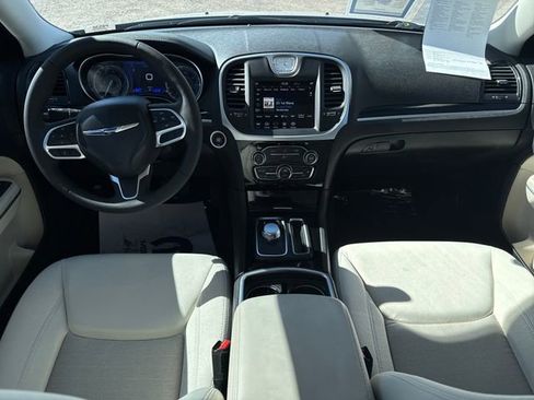 Used 2023 Chrysler 300 Touring w/ Sport Appearance Package image 12