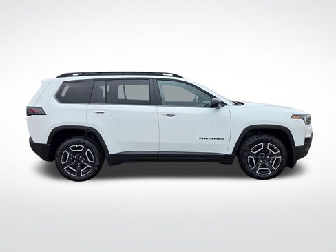 New 2026 Jeep Cherokee Laredo image 2