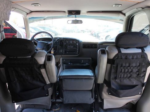 Used 2000 GMC Savana 1500 w/ Marketing Option Pkg 1SE RWD image 28