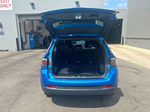 Used 2023 Jeep Compass Latitude w/ Convenience Group AWD/4WD image 24