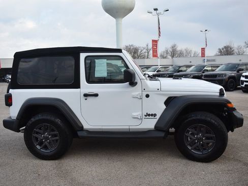 Used 2024 Jeep Wrangler Sport S image 9