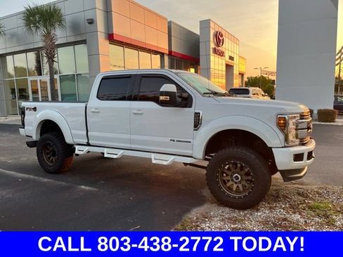 Used 2018 Ford F250 Lariat w/ Lariat Value Package AWD/4WD image 2