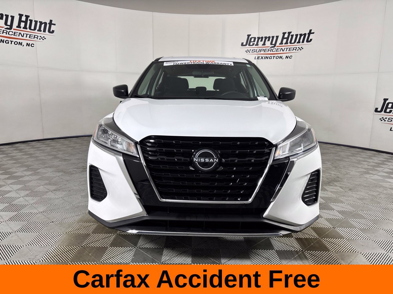 Used 2025 Nissan Kicks Play S FWD image 3