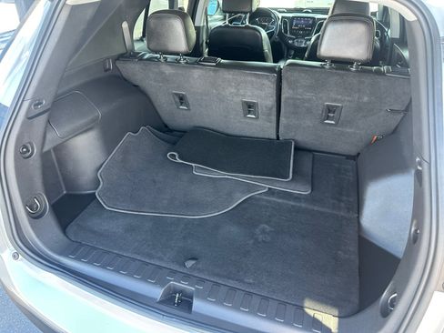 Used 2022 Chevrolet Equinox Premier AWD/4WD image 24