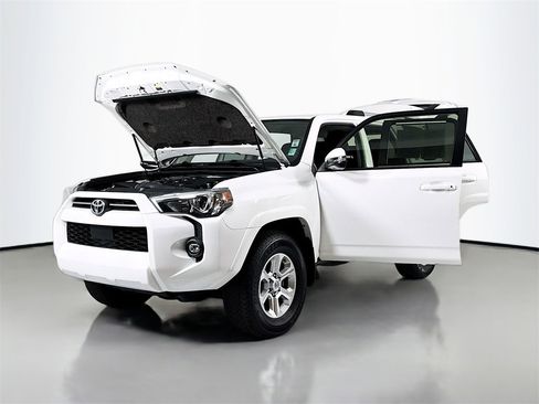 Used 2022 Toyota 4Runner SR5 Premium image 23