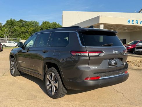 Used 2024 Jeep Grand Cherokee L Limited AWD/4WD image 3