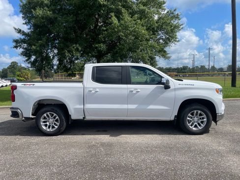 Used 2023 Chevrolet Silverado 1500 LT AWD/4WD image 9