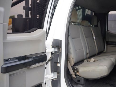 Used 2017 Ford F550 4x4 SuperCab Super Duty image 11