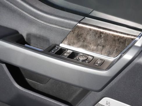 Used 2024 Ford F350 Lariat image 28