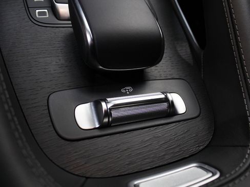 Used 2025 Mercedes-Benz GLS 63 AMG 4MATIC image 86