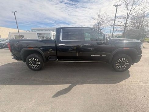 Used 2024 GMC Sierra 2500 Denali Ultimate image 4