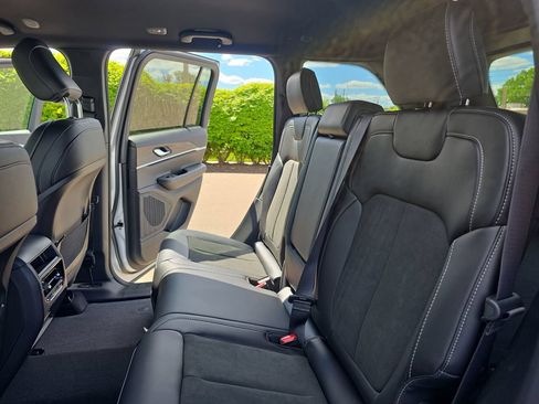 New 2026 Jeep Grand Cherokee Altitude AWD/4WD image 14