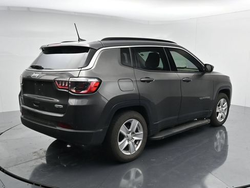 Used 2022 Jeep Compass Latitude FWD image 7