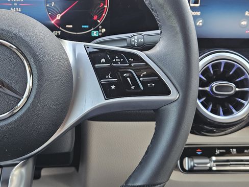 Certified 2025 Mercedes-Benz GLB 250 image 29