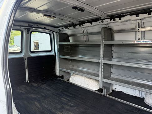 Used 2016 GMC Savana 2500 RWD image 19