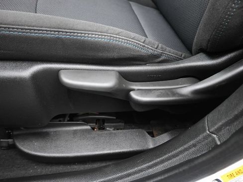 Used 2018 Chevrolet Cruze LT FWD image 13