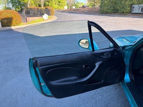 Used 2003 MAZDA MX-5 Miata RWD image 40