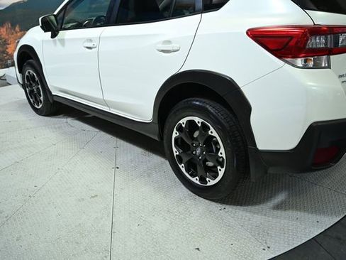 Used 2022 Subaru Crosstrek 2.0i Premium w/ Moonroof Package image 8