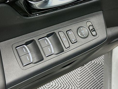 Used 2025 Honda CR-V EX-L image 15