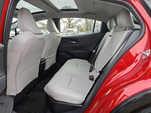 Used 2024 Toyota Prius XLE image 10