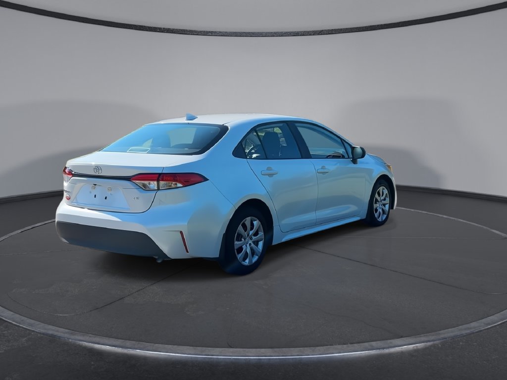 Used 2025 Toyota Corolla LE FWD image 8