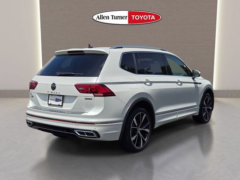 Used 2024 Volkswagen Tiguan SEL R-Line AWD/4WD image 6