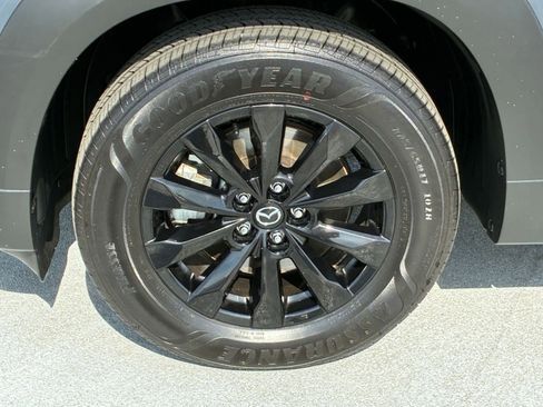 Used 2025 Nissan Versa SV FWD image 30