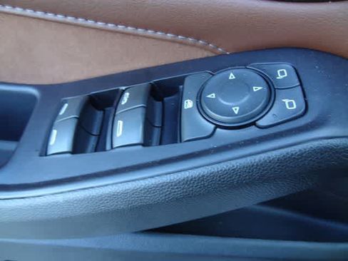Used 2019 Chevrolet Traverse High Country w/ LPO, Cargo Package AWD/4WD image 23