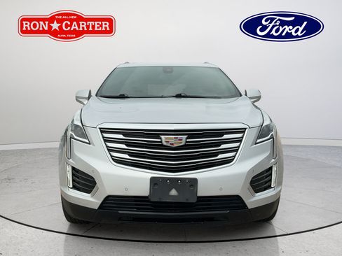 Used 2018 Cadillac XT5 Premium Luxury FWD image 2