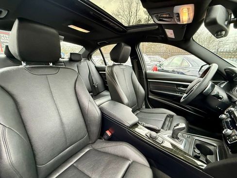 Used 2018 BMW 330i xDrive Sedan w/ Convenience Package image 24