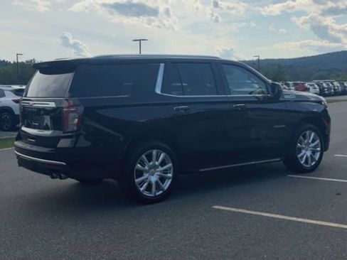Used 2024 Chevrolet Tahoe High Country AWD/4WD image 8