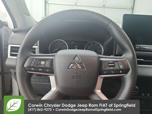 Used 2025 Mitsubishi Outlander SE FWD image 21