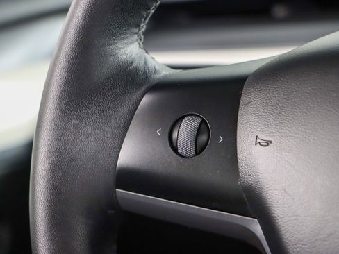 Used 2022 Tesla Model 3 Long Range image 13