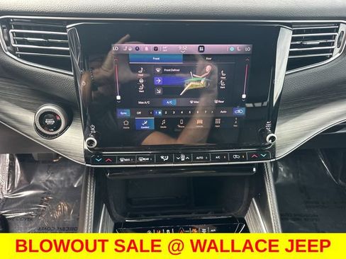 Certified 2024 Jeep Wagoneer Series II w/ Flexible Seating Group AWD/4WD image 21