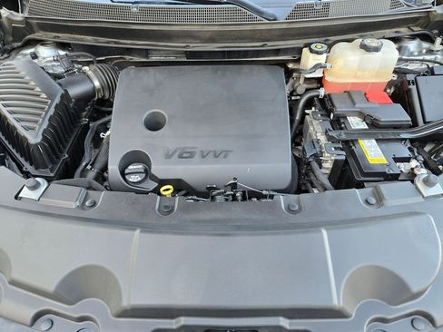 Used 2023 Chevrolet Traverse Premier image 37