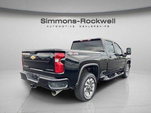 Used 2024 Chevrolet Silverado 2500 Custom w/ Custom Value Package AWD/4WD image 5