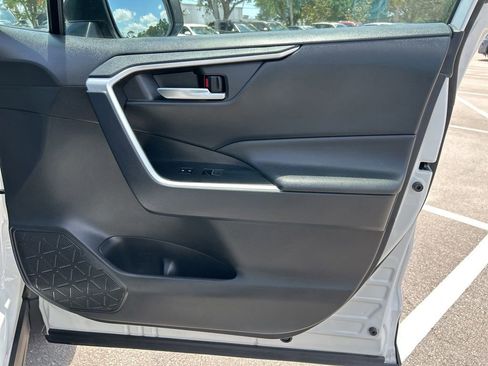 Used 2025 Toyota RAV4 XLE AWD/4WD image 39