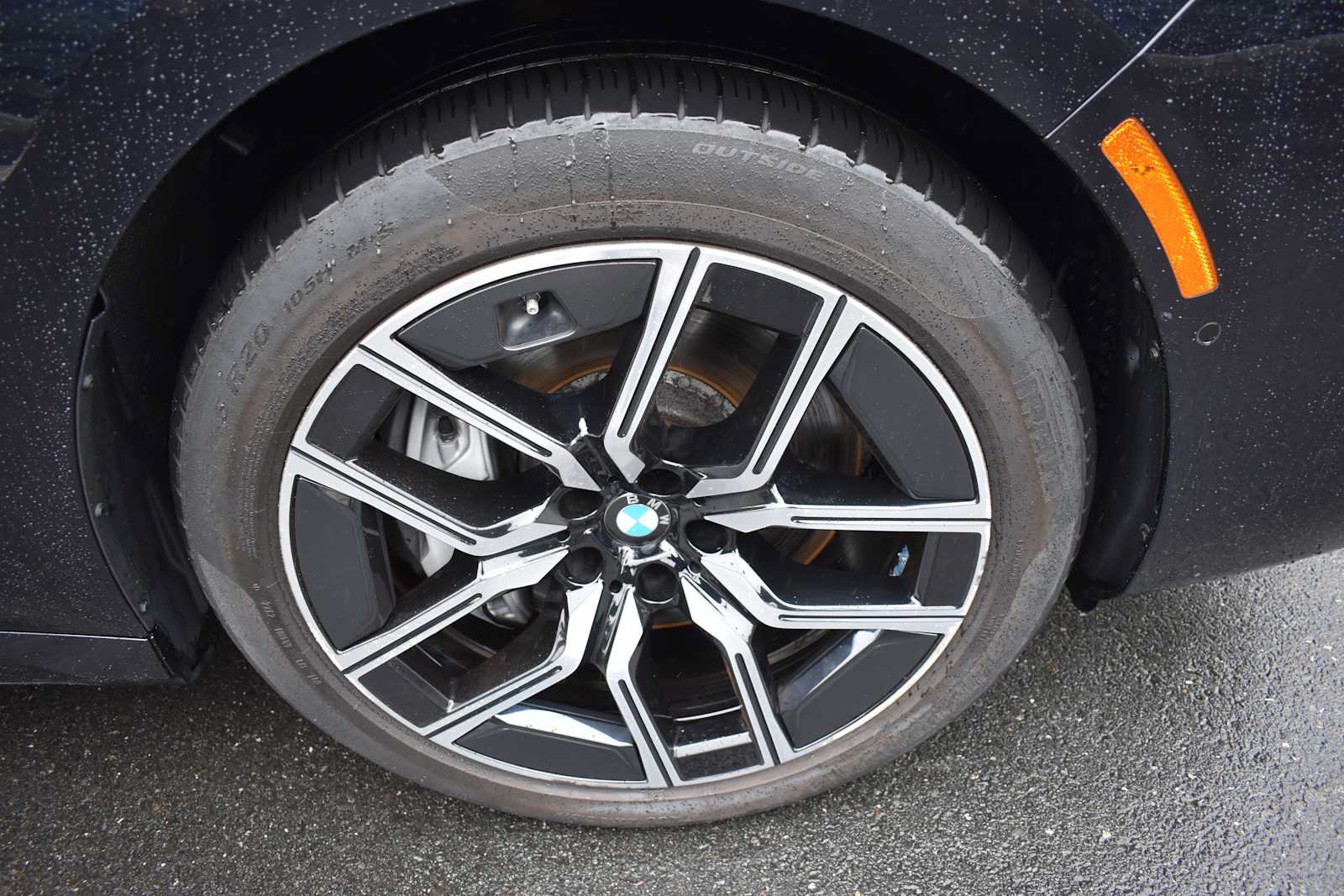 Used 2024 BMW 760i xDrive AWD/4WD image 23
