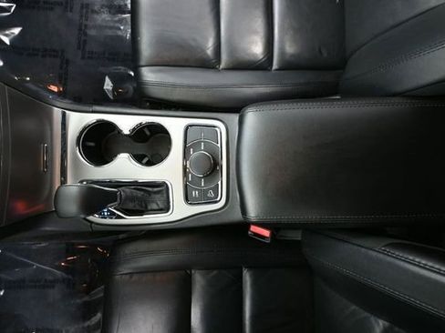 Used 2018 Jeep Grand Cherokee Limited w/ Trailer Tow Group IV image 32