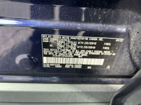 Used 2023 Toyota RAV4 XLE Premium AWD/4WD image 29