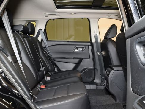 Used 2026 Nissan Rogue SV w/ SV Premium Package AWD/4WD image 30