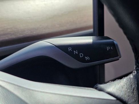 Used 2022 Tesla Model Y Long Range AWD/4WD image 36