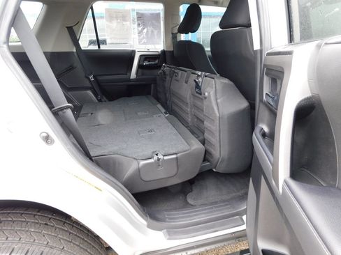 Used 2020 Toyota 4Runner SR5 AWD/4WD image 20