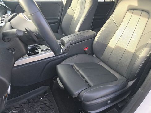 Used 2023 Mercedes-Benz GLB 250 GLB 250 image 23